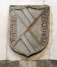 Escudo de don Íñigo de Mendoza, primer marqués de Santillana en su casa natal de Carrión de los Condes Escudo de don Íñigo de Mendoza, primer marqués de Santillana en su casa natal de Carrión de los Condes